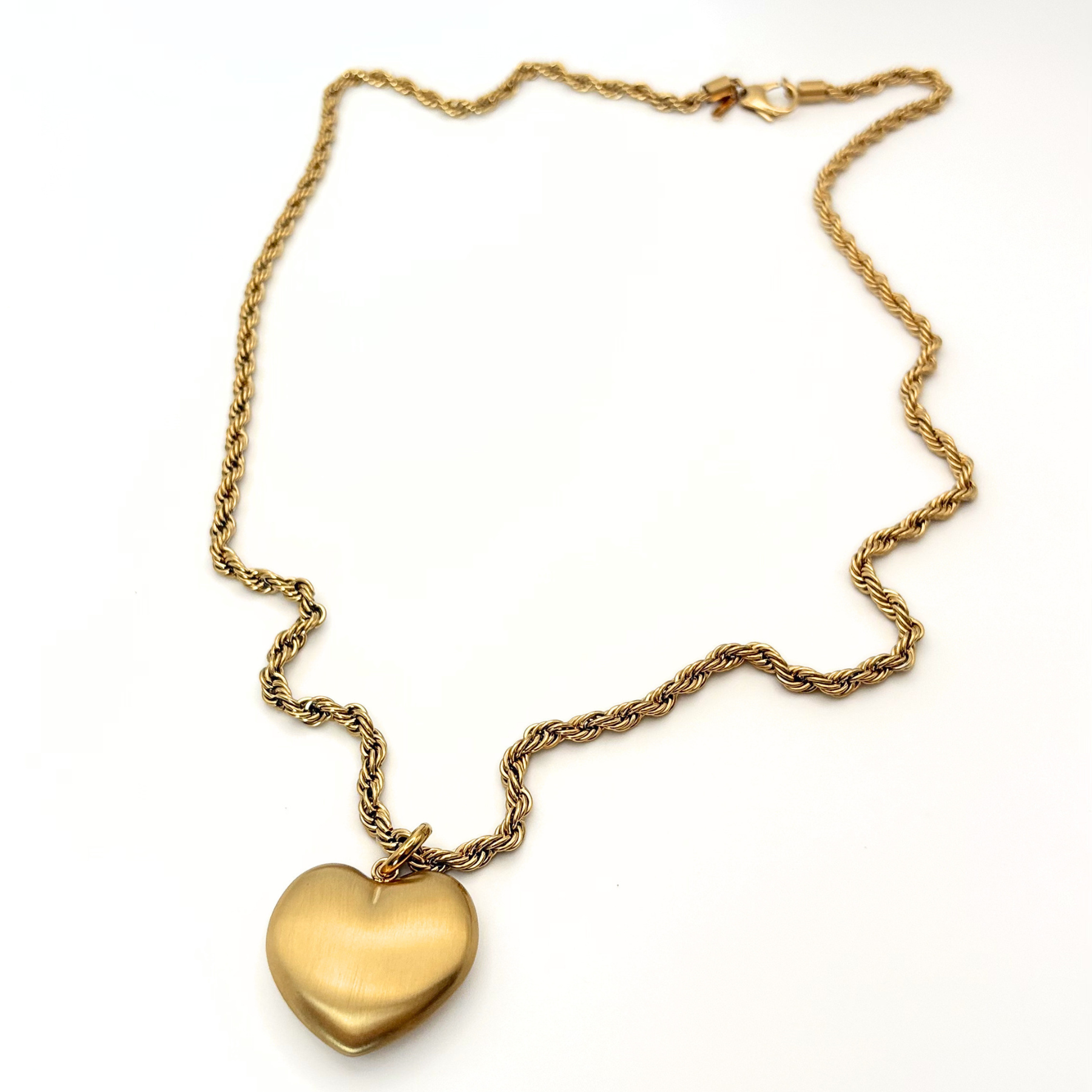 Icon heart necklace